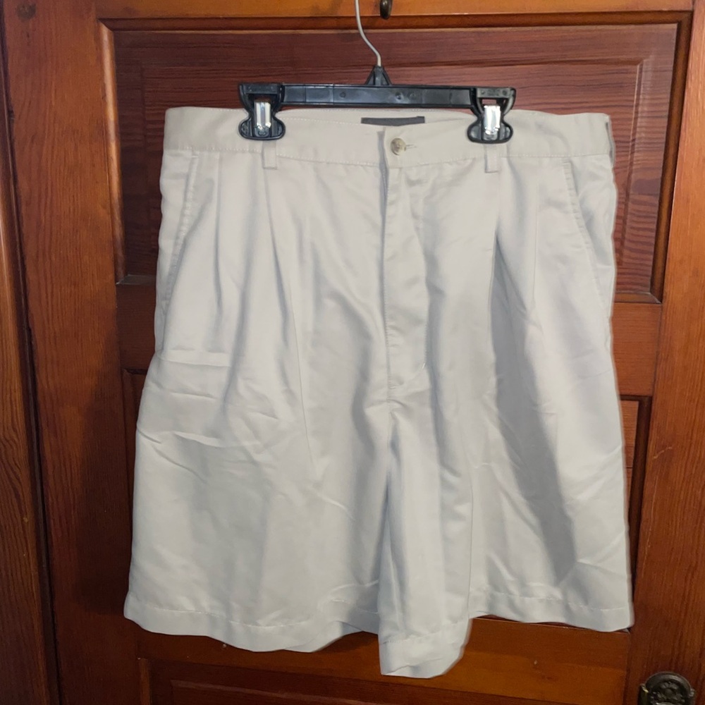 Croft & Barrow Mens Dress/Dark Khaki Capris *make offers* - Picture 2 of 6
